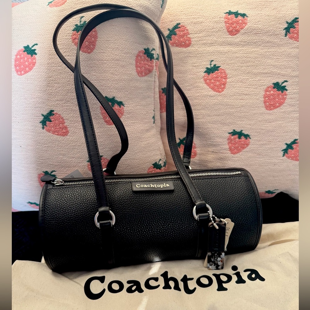 NWT- Coach- Barrel Bag In Coachtopia Leather Shoulder Bag In Black
